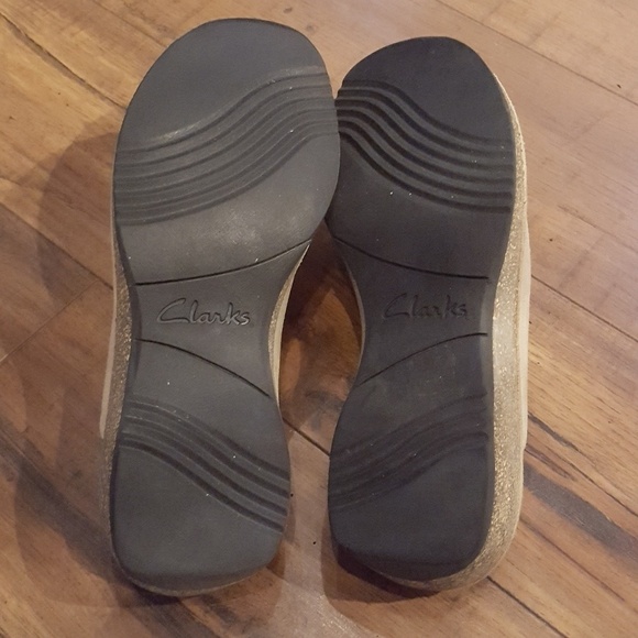 Clarks - Tan Suede Mules‎ - Picture 3 of 4